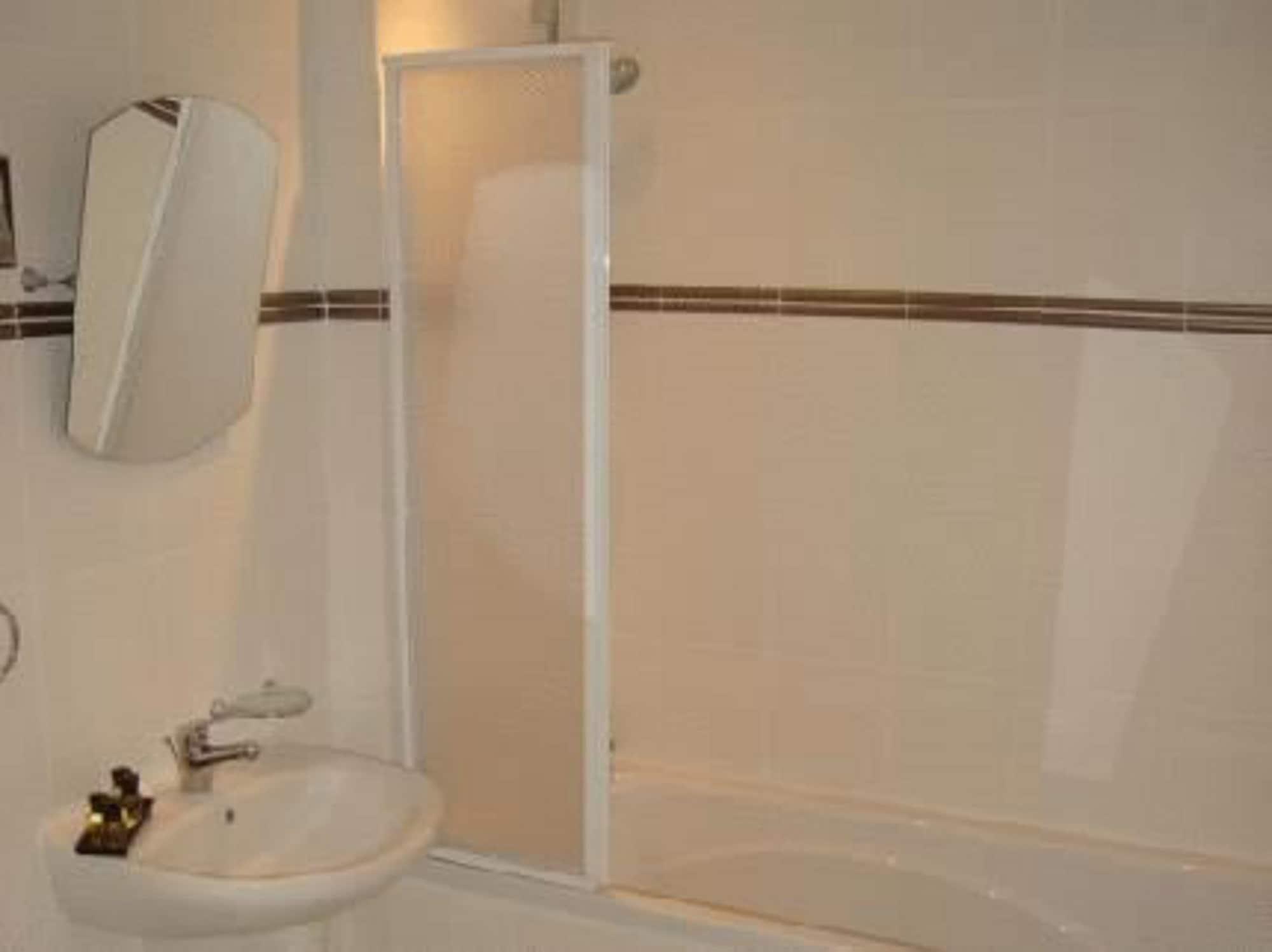 Adamton 3* Prestwick