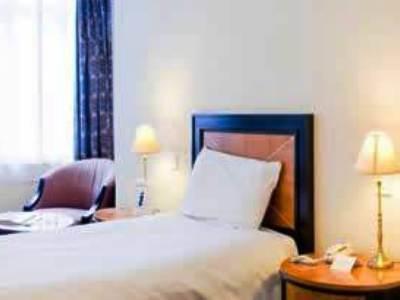 Adamton Hotel
