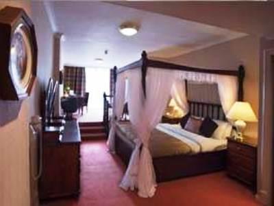 Adamton Hotel 3*